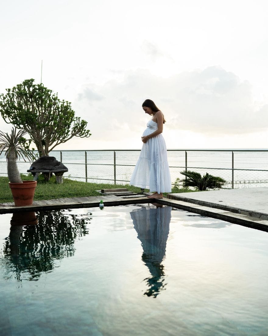 Emma Hally, fondatrice de Secrets de Maman - guide maternit&eacute; et grossesse